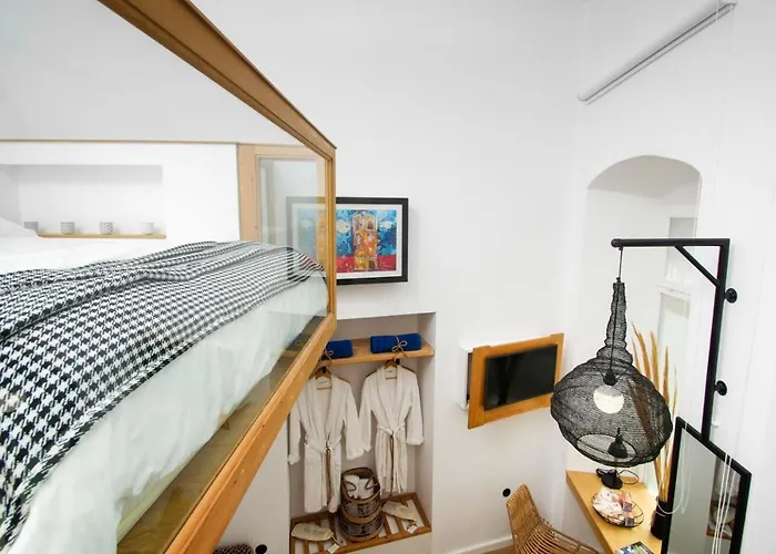 Clock Wise Syros Эрмуполис