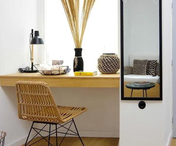 Clock Wise Syros Эрмуполис